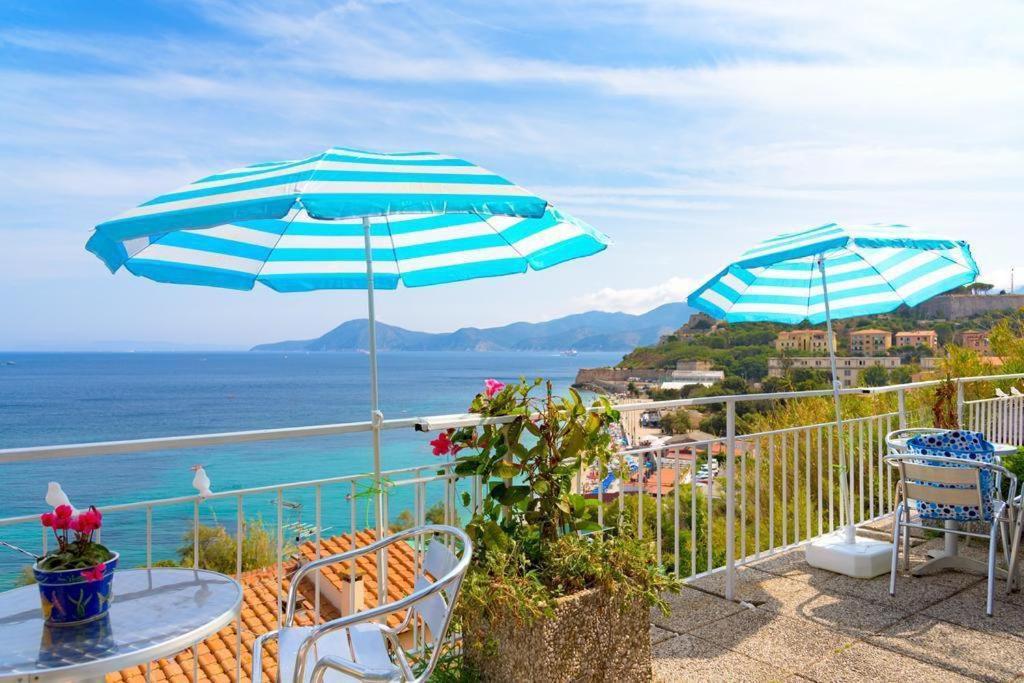 Appartamenti La Terrazza Sulle Ghiaie - Goelba Portoferraio Exteriér fotografie