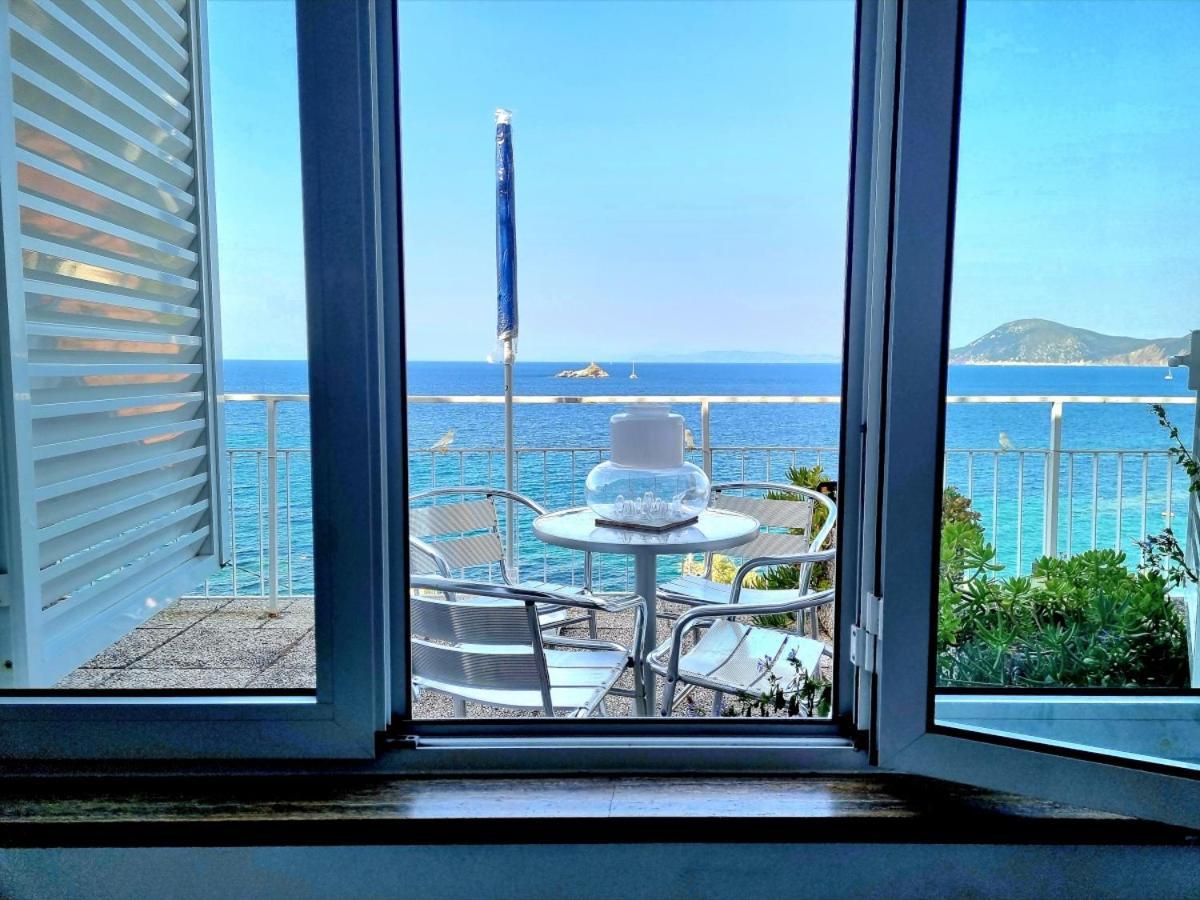 Appartamenti La Terrazza Sulle Ghiaie - Goelba Portoferraio Exteriér fotografie