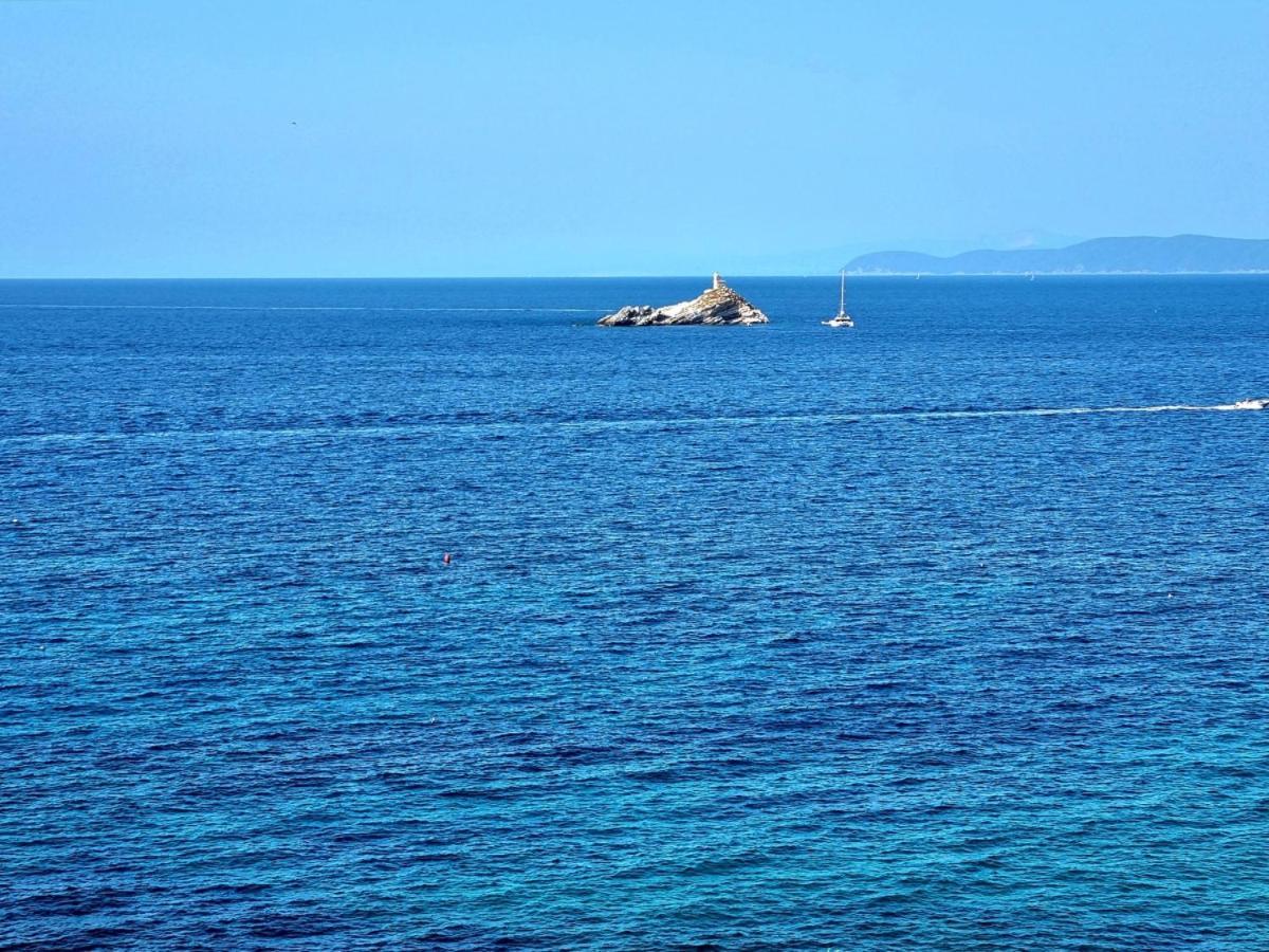 Appartamenti La Terrazza Sulle Ghiaie - Goelba Portoferraio Exteriér fotografie