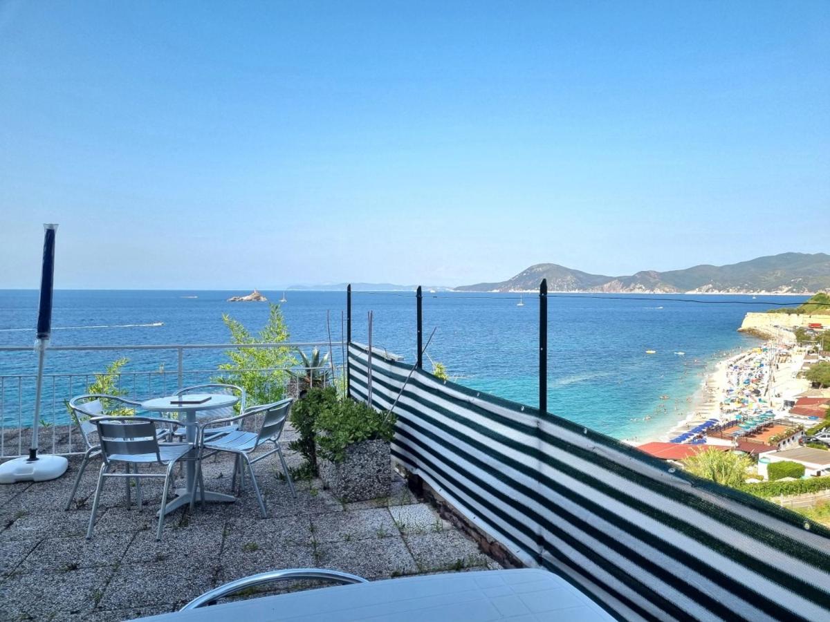 Appartamenti La Terrazza Sulle Ghiaie - Goelba Portoferraio Exteriér fotografie